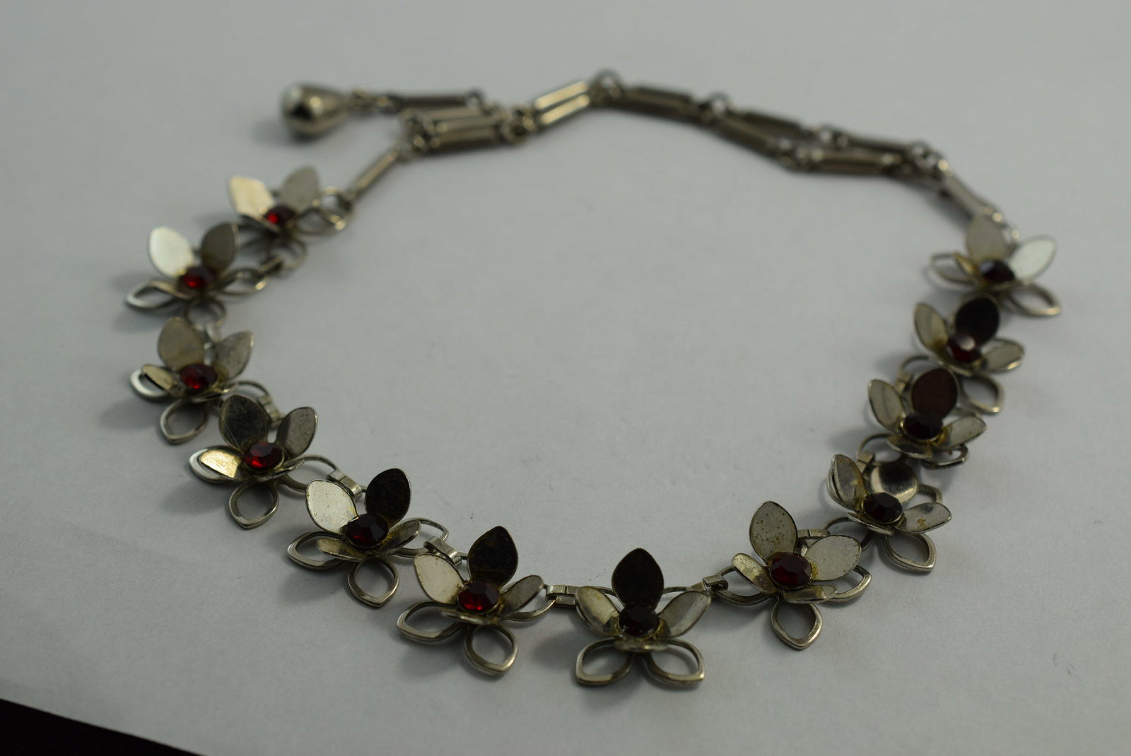 RED Rhinestone Flower Necklace Vintage Lot # KN 868: RED Rhinestone Flower Necklace Vintage 16 1/2"
