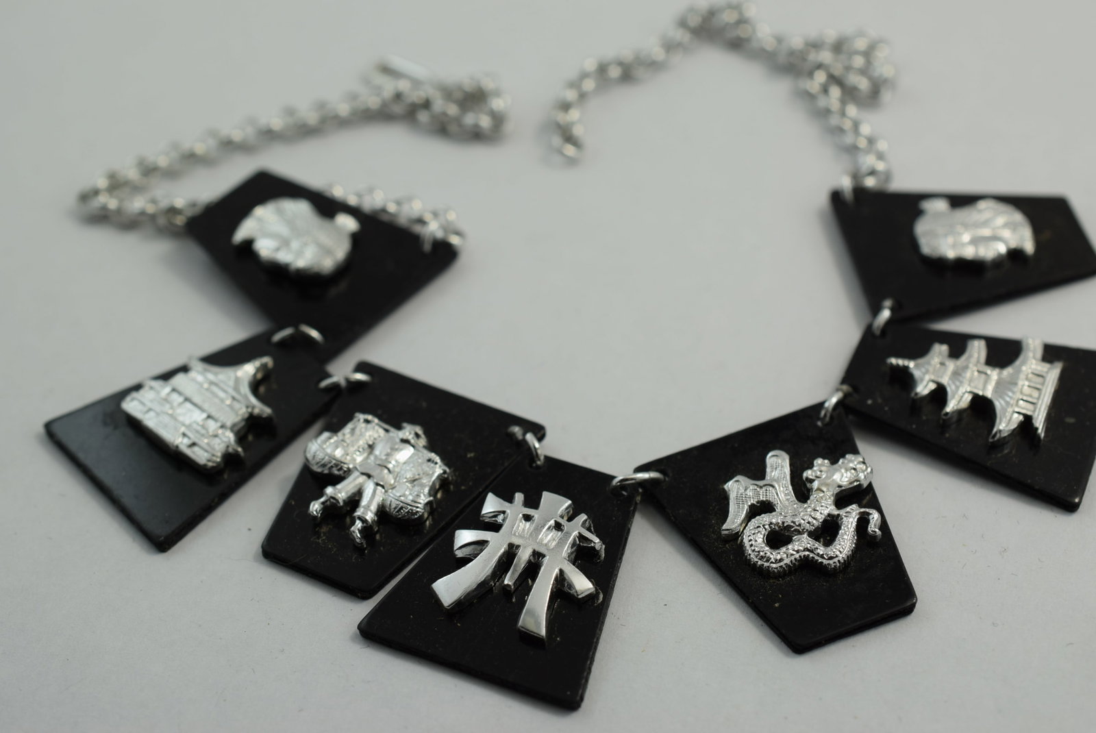 Plastics Necklace 1940's Vintage Lot # KN 910 (1 of 2)