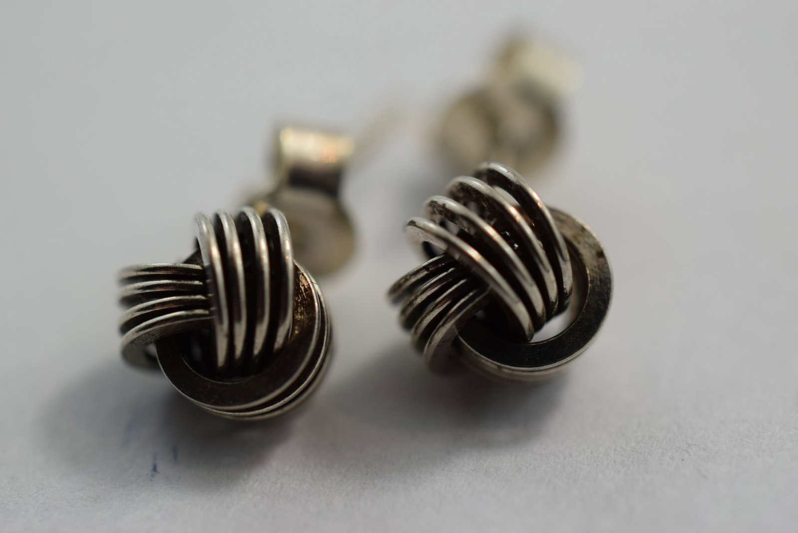 Sterling Silver 925 Stud Pierced Earrings Knot Vintage Lot # KN 914 (1 of 2)
