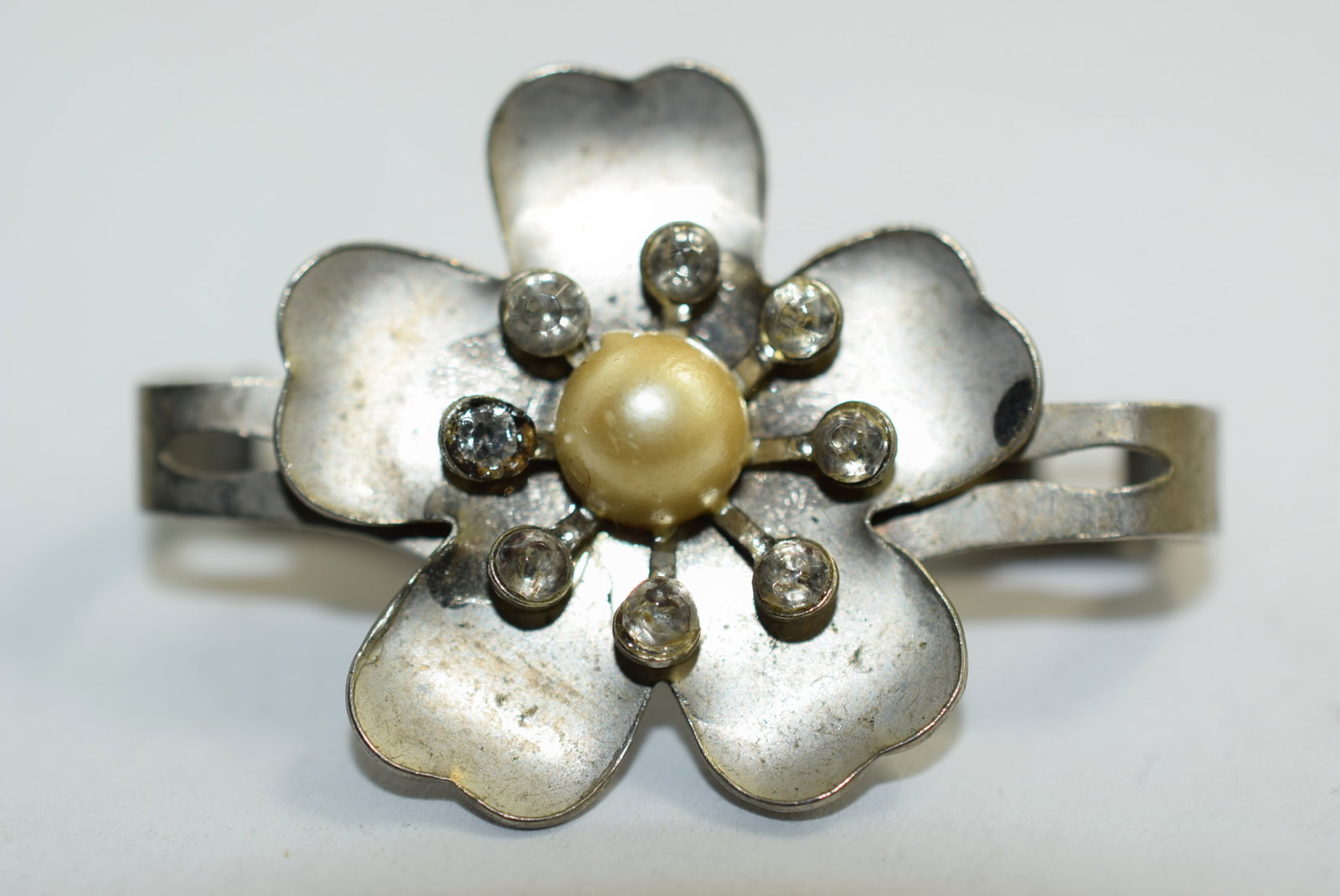 Spring Action Rhinestone Scarf Clip 1940's Vintage Lot HK 961: Spring Action Rhinestone Scarf Clip 1940's Vintage 1 3/4"