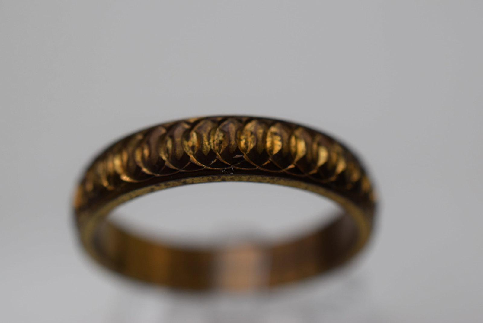 1970's Etched Band Vintage Ring Size 10 Lot EH 975: 1970's Etched Band Vintage Ring Size 10 measures 1/4" wide