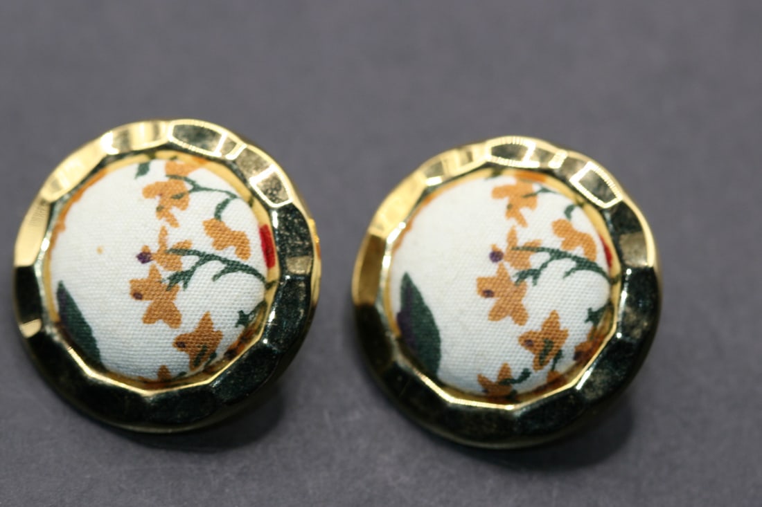 Asian Oriental Theme Material Clip Earrings Lot 986 (1 of 3)