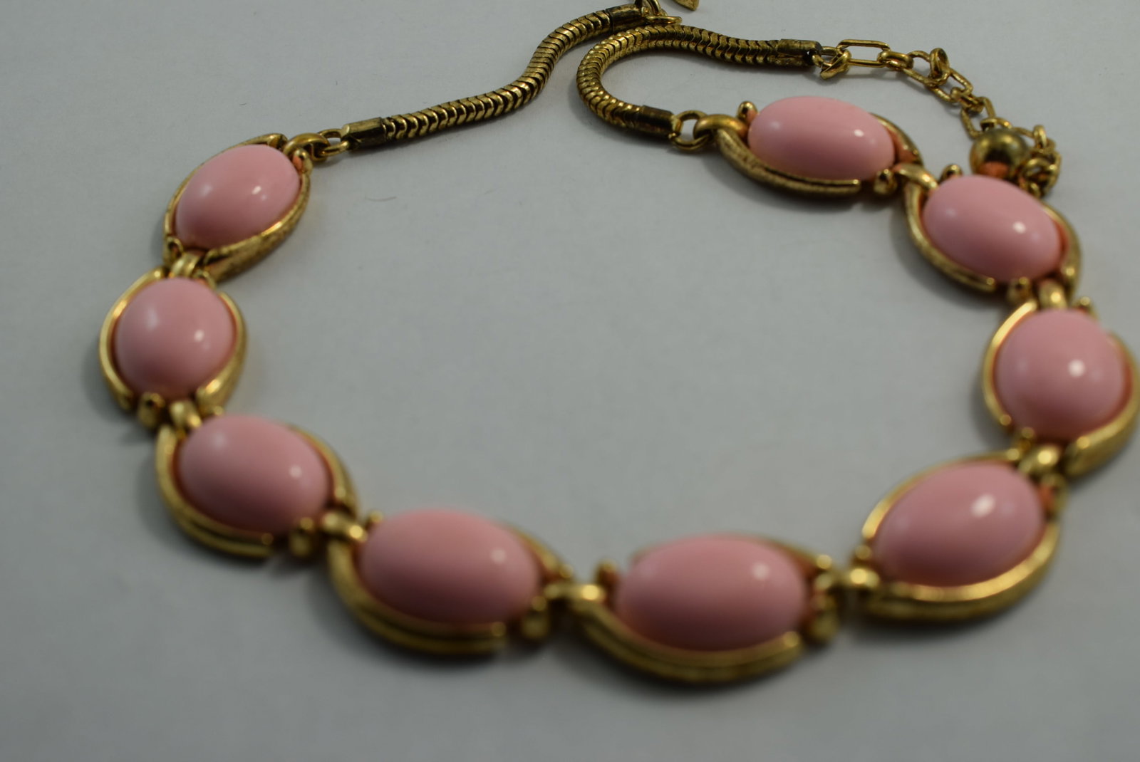 Thermo Plastic Crown Trifari Pink 1940's Necklace Vintage Lot # KN 991: Thermo Plastic Crown Trifari Pink 1940's Necklace Vintage 17" Signed Trifari on iside of the clasp hook