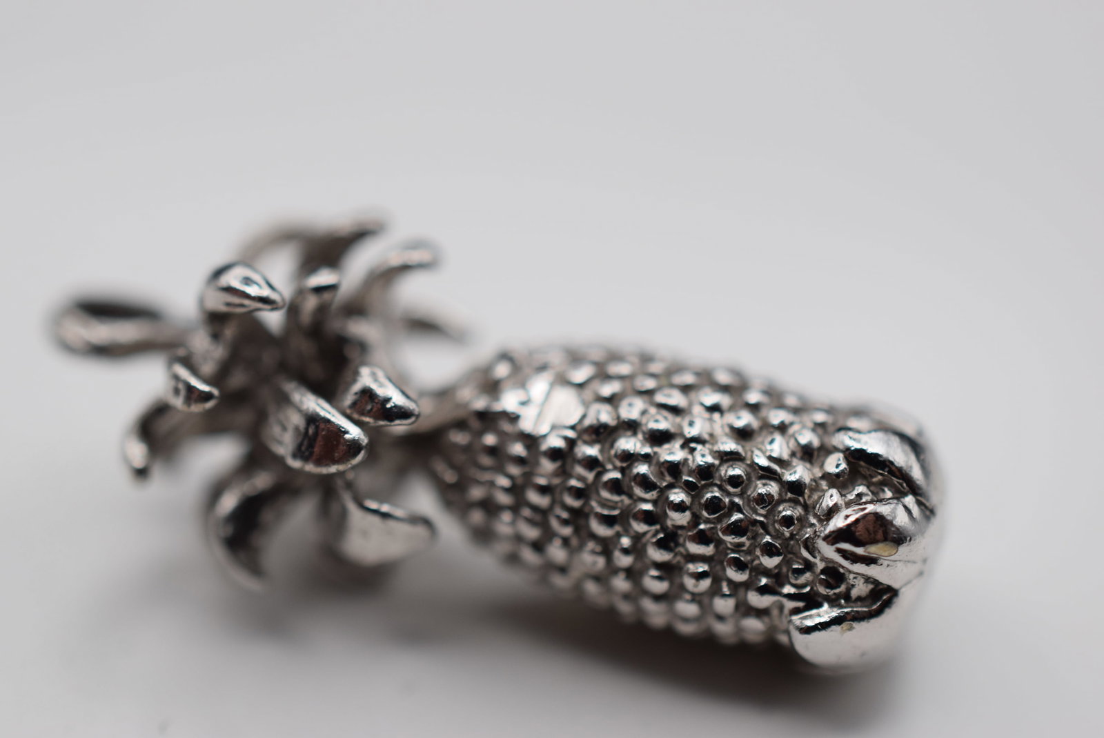 Fabulous Pineapple Charm Sterling Vintage Lot HK 1127 (1 of 2)