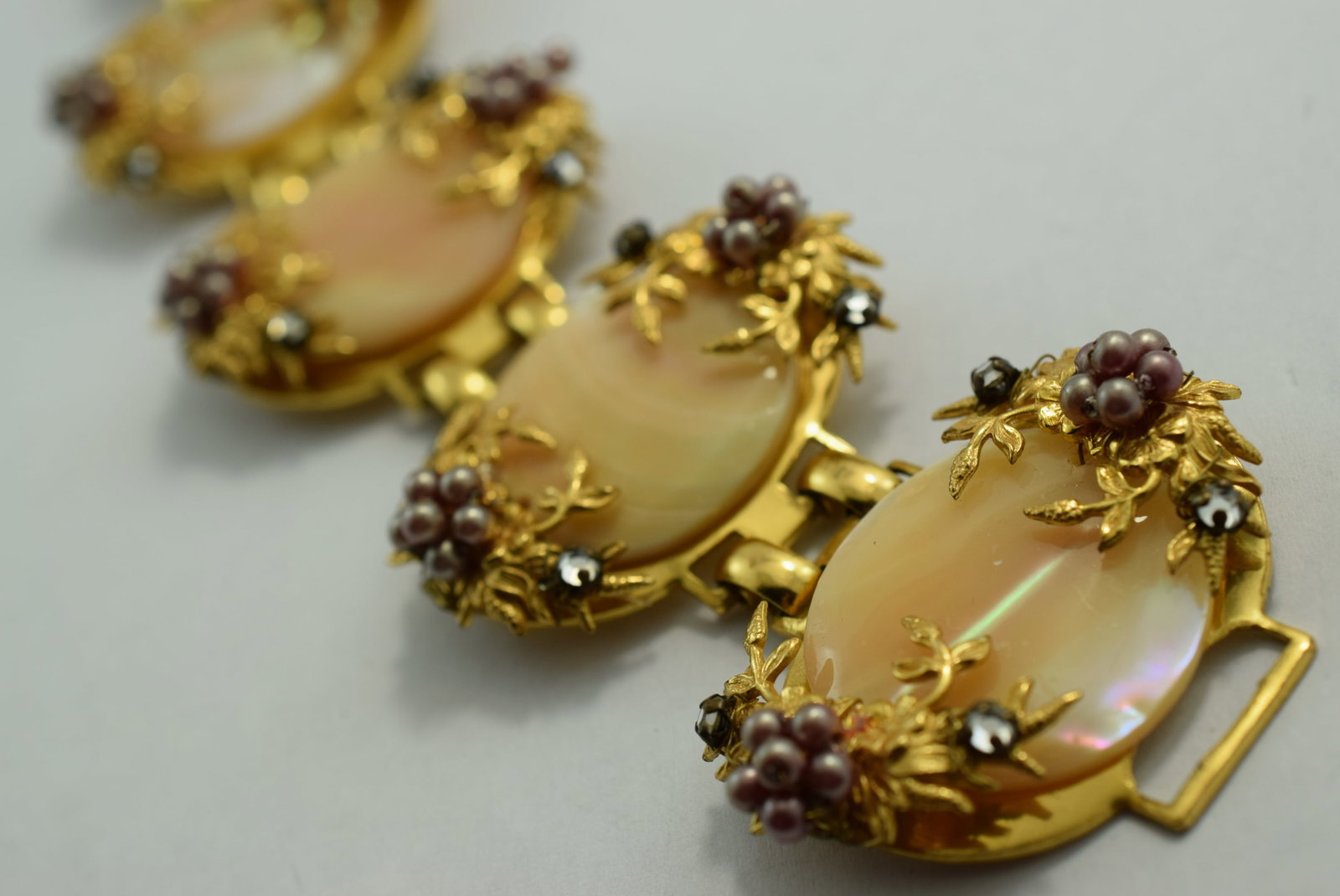 Mother Pearl Filigree Bracelet 1940's 7 3/8" Vintage Lot # KN 1166: Mother Pearl Filigree Bracelet 1940's 7 3/8" Vintage