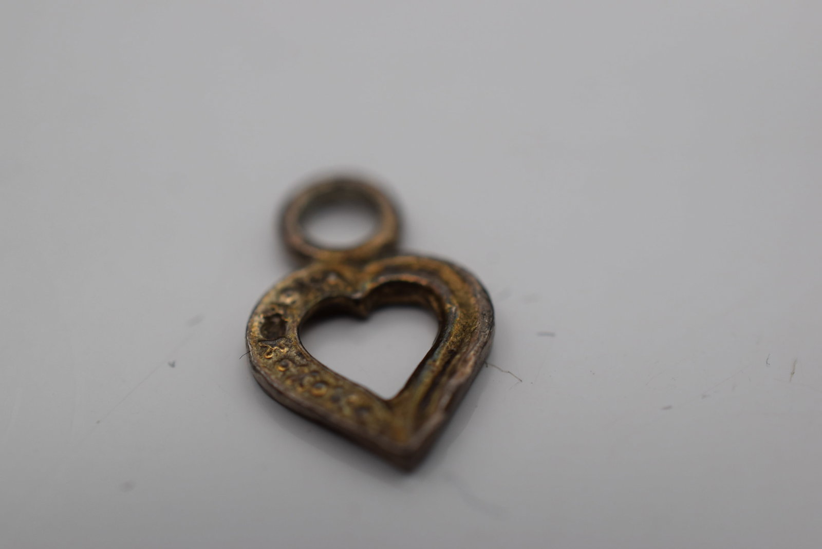 Tiny Heart Charm Sterling Vintage Pendant Lot HK 1178 (1 of 2)