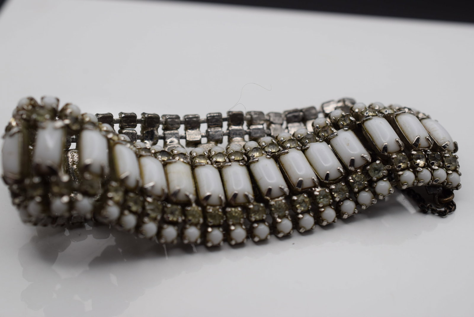 Milk Glass 1950's Bracelet Vintage Lot HK 1196 (1 of 2)