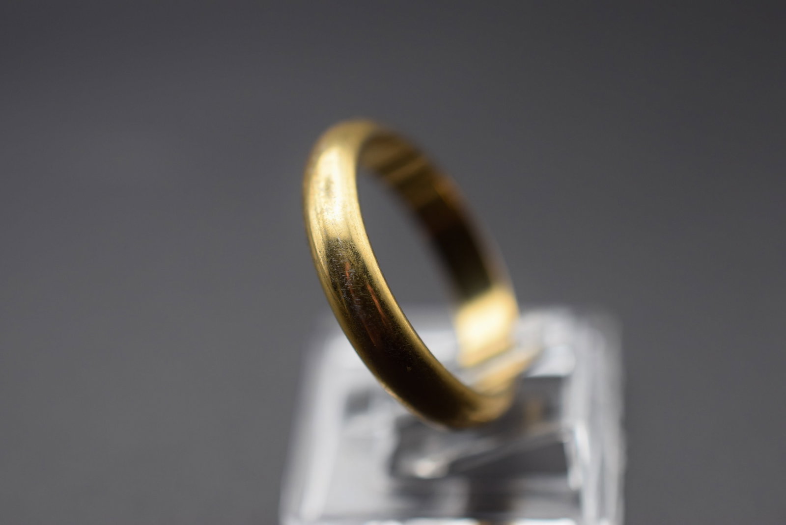 1970's plain Band Vintage Ring Size 7.75 Lot EH 1214: 1970's plain Band Vintage Ring Size 7.75 measures 1/4" wide