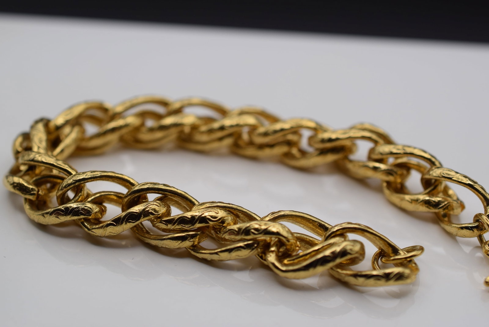 Elaborate Beauty Bracelet 8 3/8" long Vintage Lot HK 1227 (1 of 2)