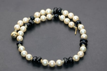 Knotted Glass Pearl and Black Necklace Vintage 8mm 15" Long Lot 1244: Knotted Glass Pearl and Black Necklace Vintage 8mm 15" Long nice invisible round gold bead clasp