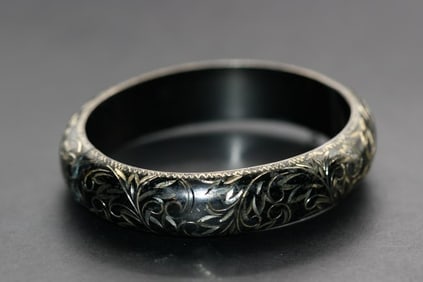 Sterling Etched SK Hinged Bangle Bracelet Vintage Cut Lot 1246: Sterling Etched Hinged Bangle Bracelet Vintage Cut signed Sterling S K on the clasp no safety chain weighs 33.85 grams opening measures 2 3/8" across and is 5/8" wide