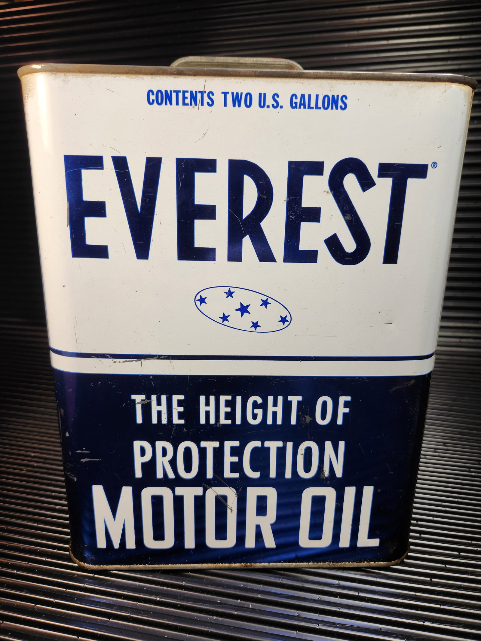Everest Motor Oil 2 Gallon: Empty , great shape, one side has more scratching than the others