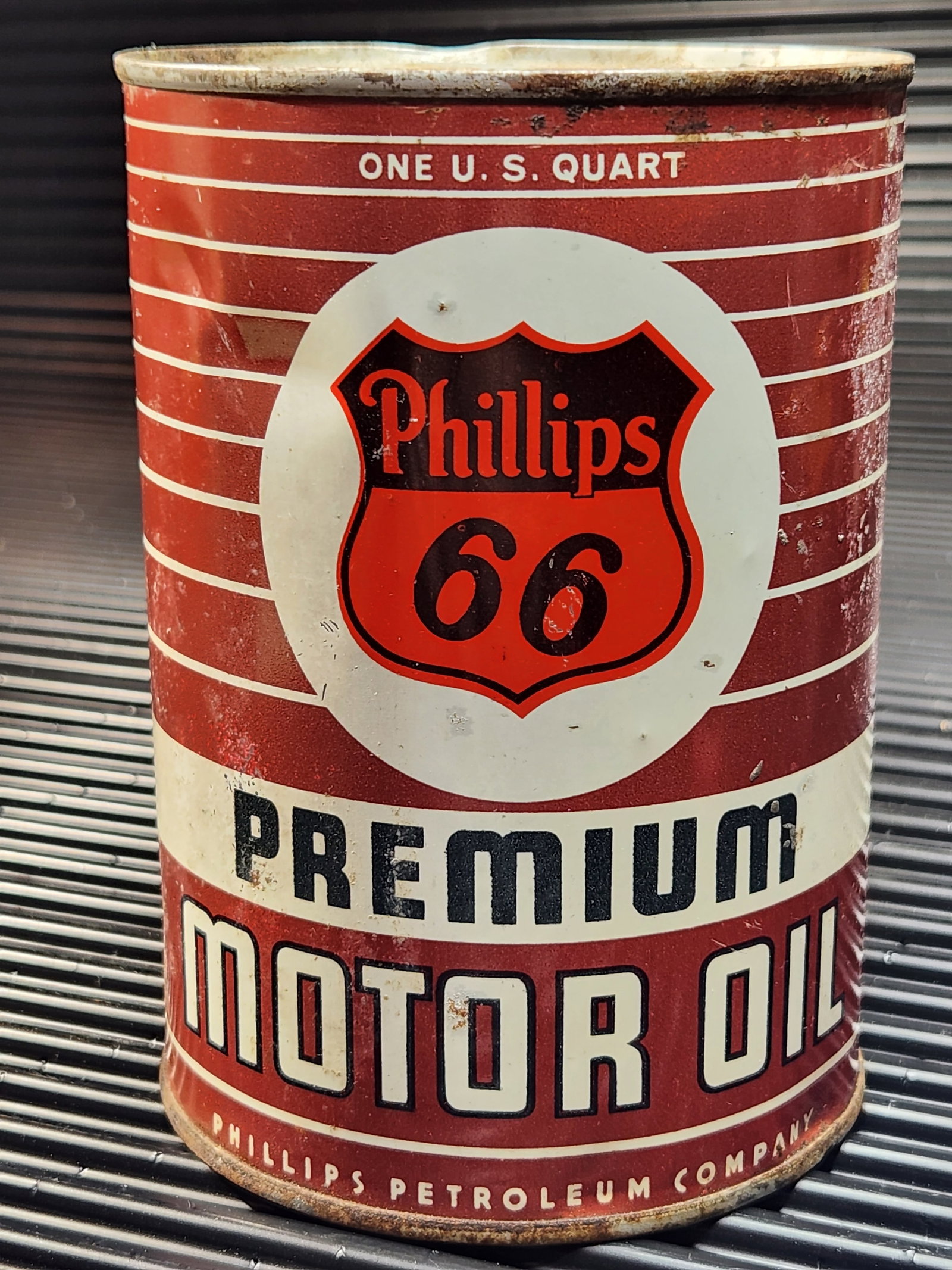Phillips 66 Premium Motor Oil Qt: Empty, paint spotting, light dent