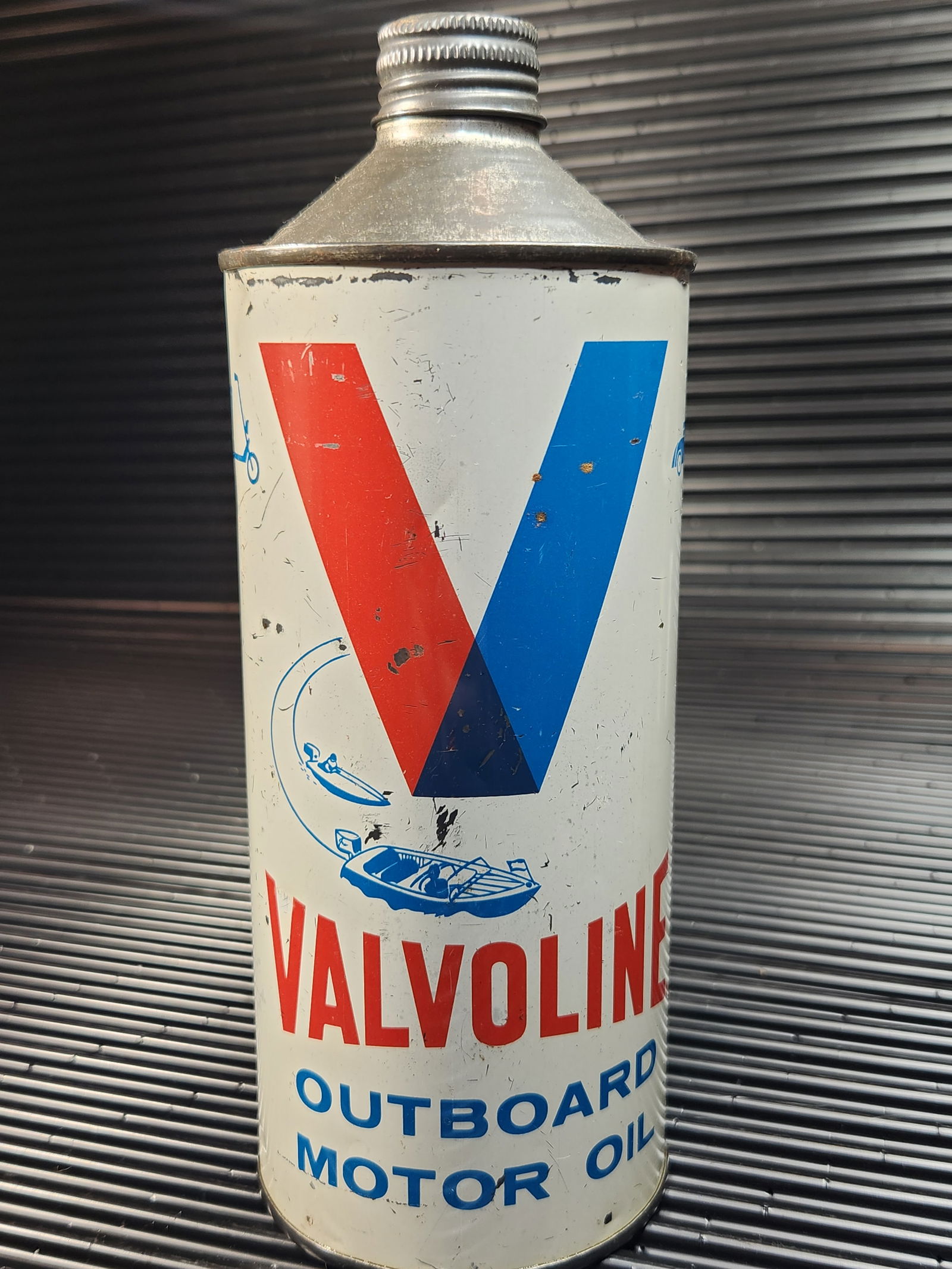 Valvoline Outboard Motor Oil Conetop Qt (1 of 6)