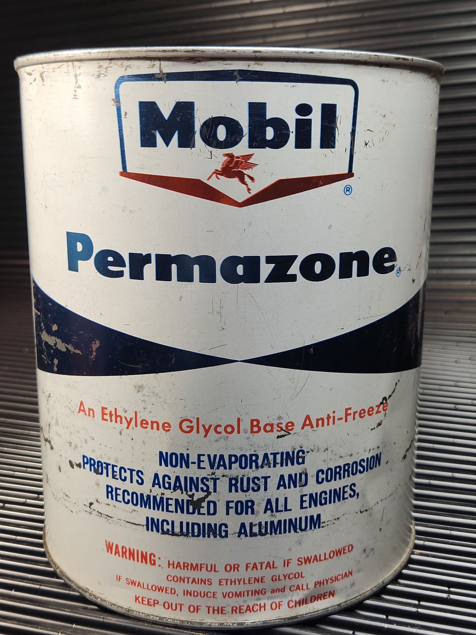 Mobil Permazone Anti-freeze 1 Gallon: Condition as Shown