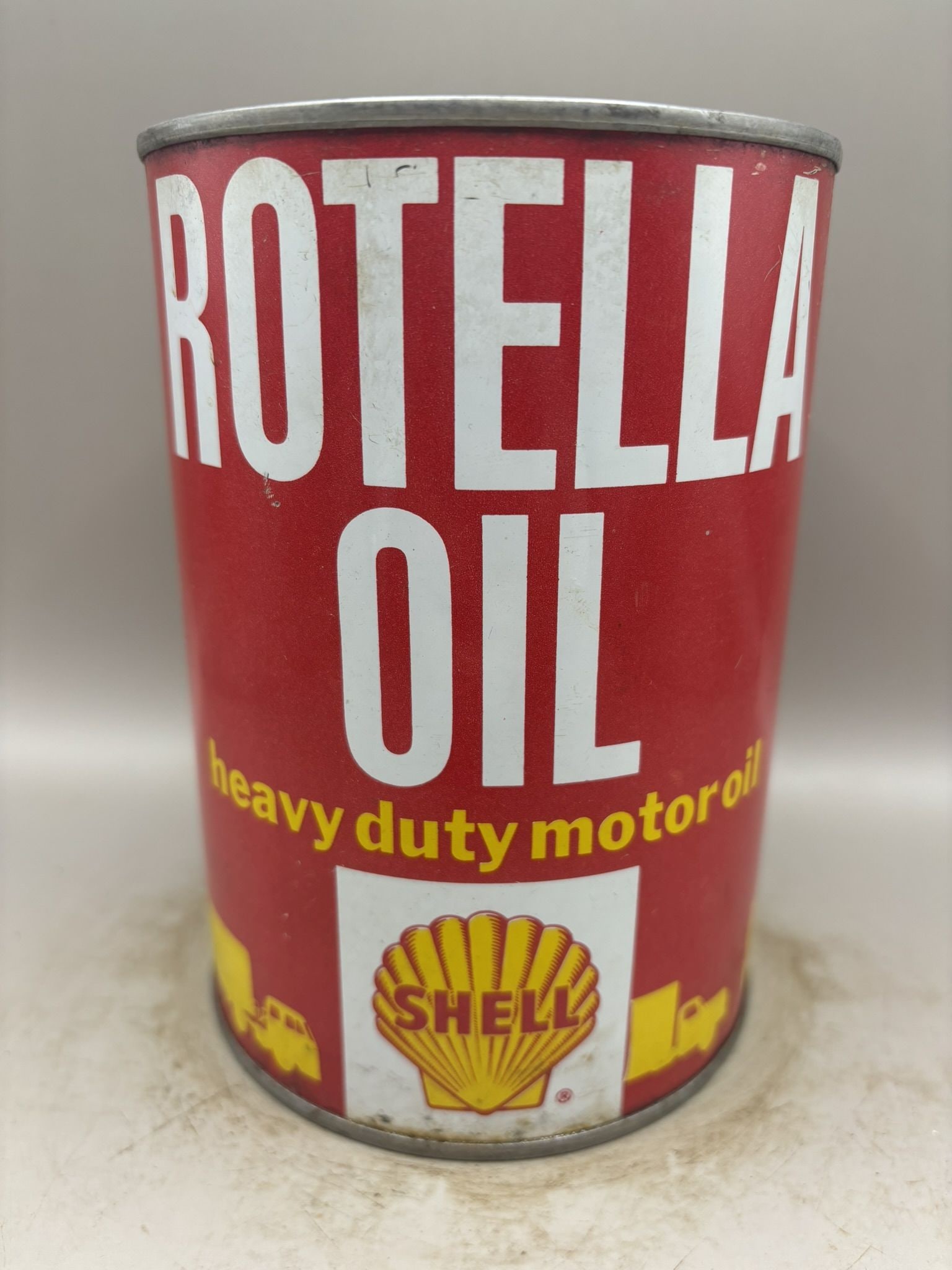 Shell Rotella Oil Heavy Duty Motor Oil (1 of 6)