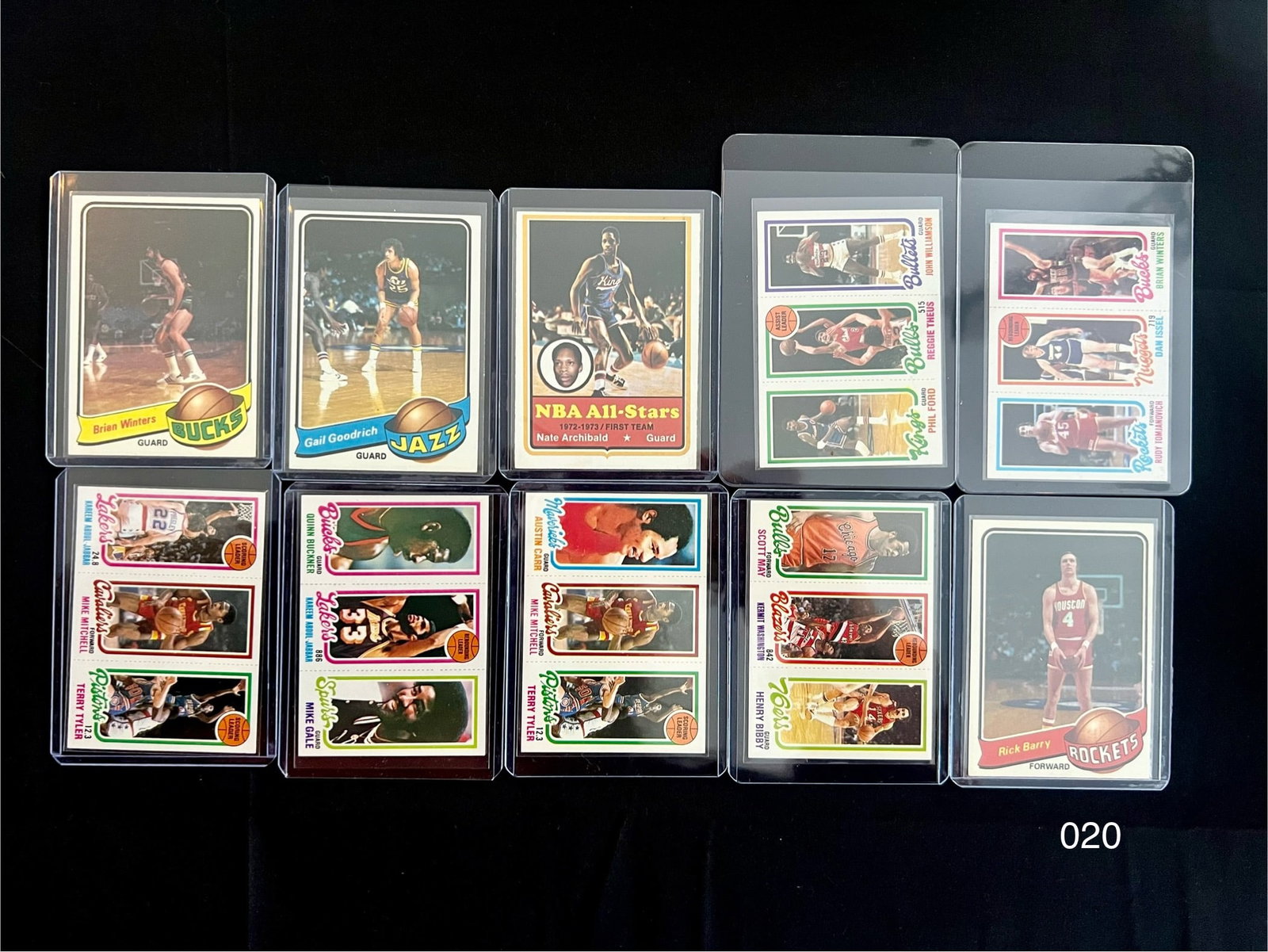 Vintage Basketball Cards from 70 - 80's HOF: Item: Vintage Basketball Cards from 70 - 80's HOF Please look at the pictures carefully to determine what you believe the condition of collectible is. Cole Lector Customer Support Specialists (Click t