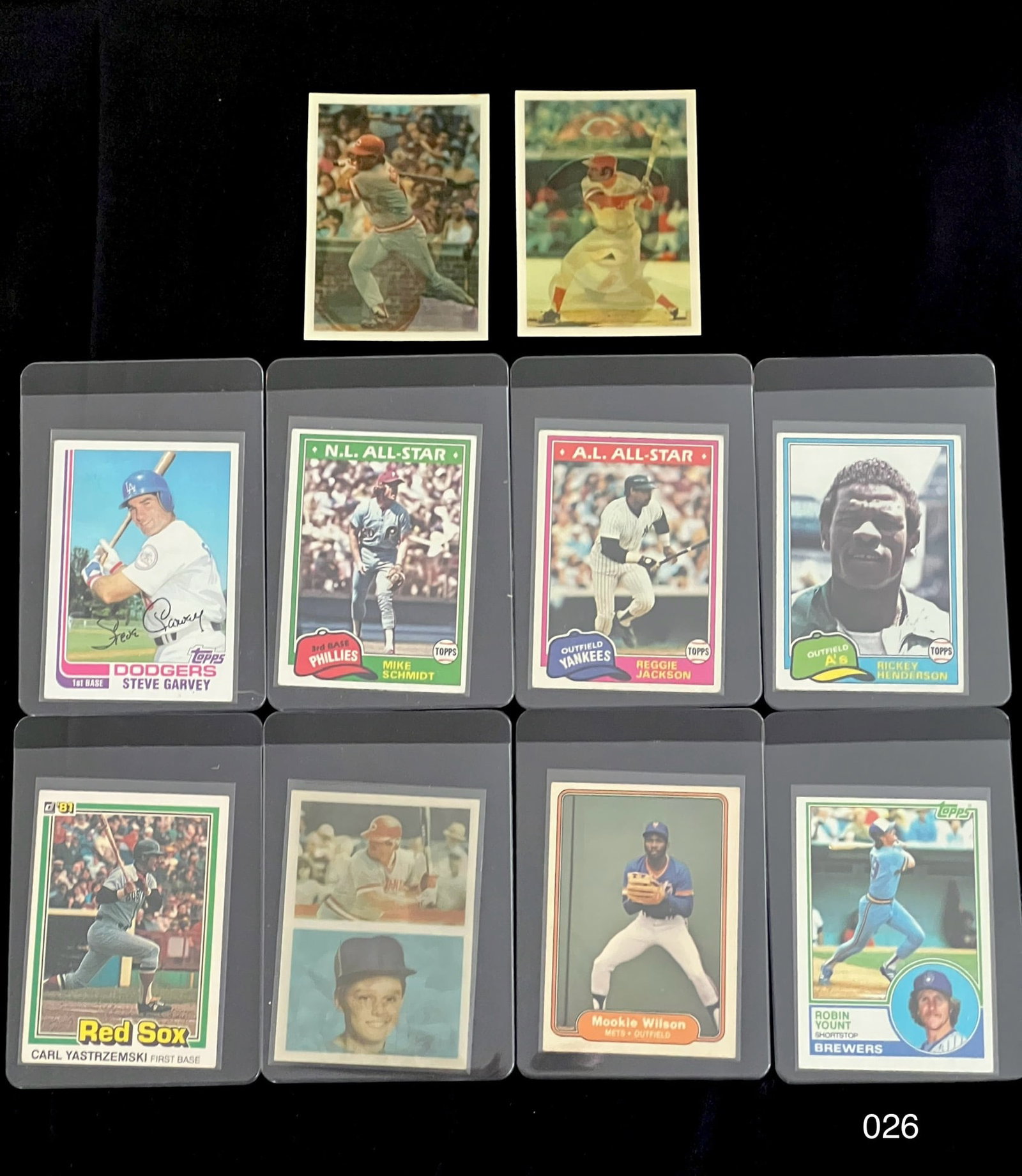 Vintage Baseball Card Lot with Rickey Henderson / Johnny Bench / Robin Yount: Item: Vintage Baseball Card Lot with Rickey Henderson / Johnny Bench / Robin Yount Please look at the pictures carefully to determine what you believe the condition of collectible is. Cole Lector Cust