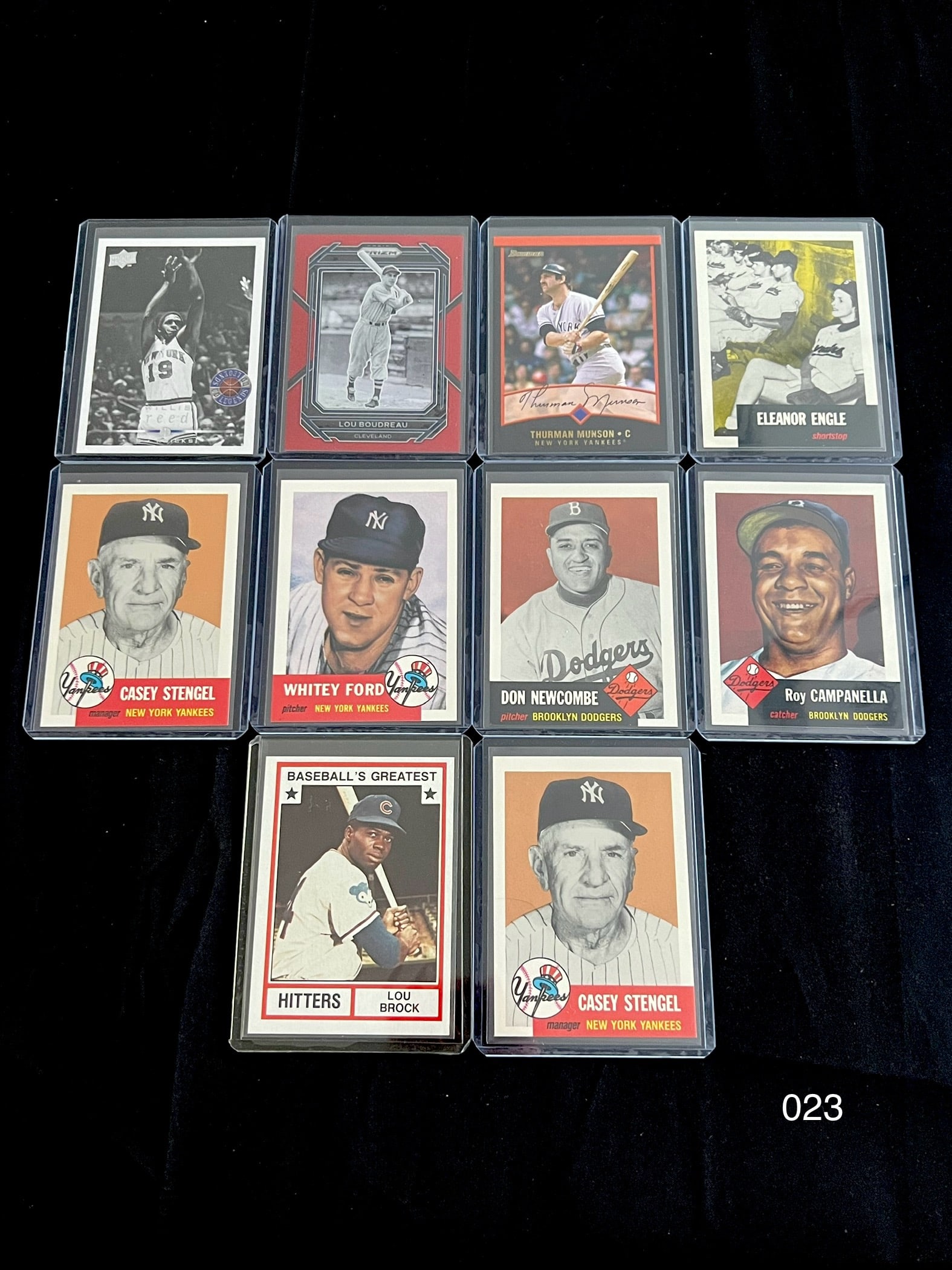 Vintage Baseball Card Lot with Whitey Ford / Lou Brock / Thurman Munson: Item: Modern, Vintage and Reproductions Baseball Card Lot with Whitey Ford / Lou Brock / Thurman Munson Please look at the pictures carefully to determine what you believe the condition of collectible