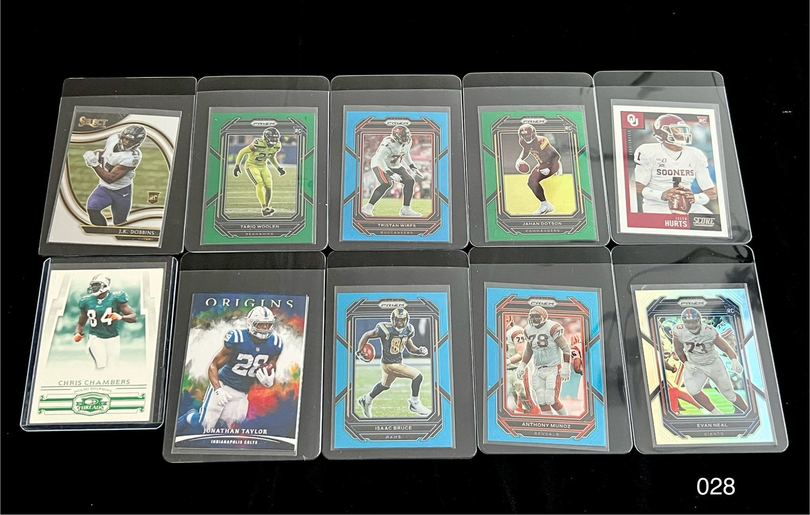 Modern Football Prizm Rookie Lot Jonathan Taylor / Jalen Hurts: Item: Modern Football Prizm Rookie Lot Jonathan Taylor / Jalen Hurts Please look at the pictures carefully to determine what you believe the condition of collectible is. We are not professional authen
