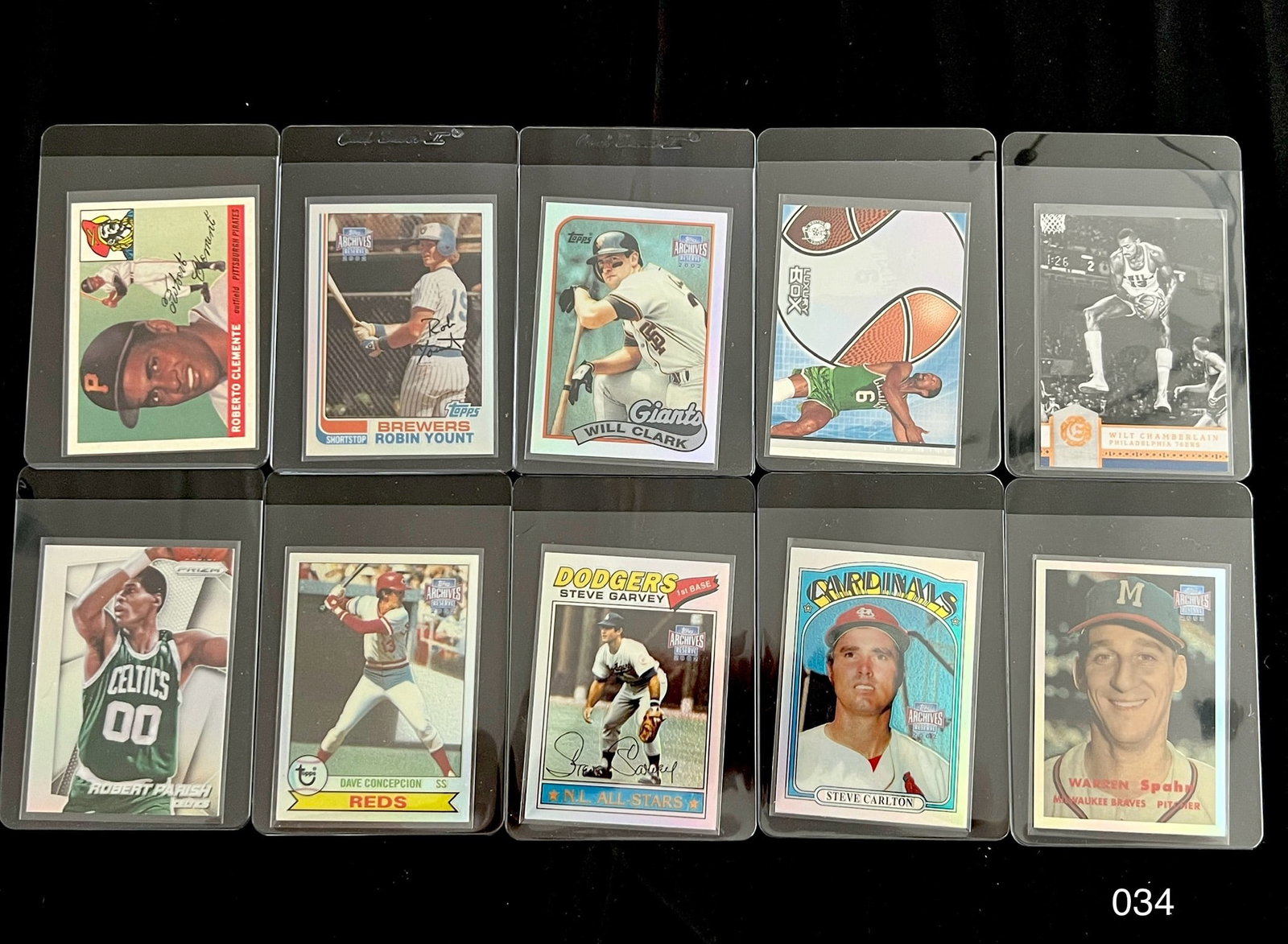 HOF Fame Lot of Sports Cards with Roberto Clemente / Robin Yount / Wilt Chamberlain: Item: HOF Fame Lot of Sports Cards with Roberto Clemente / Robin Yount / Wilt Chamberlain Please look at the pictures carefully to determine what you believe the condition of collectible is. We are no