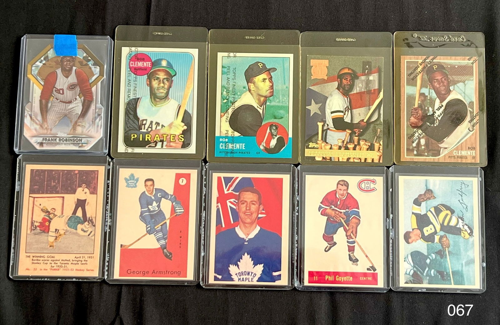 Vintage Sports Card Lot with Roberto Clemente / Frank Robinson (1 of 2)