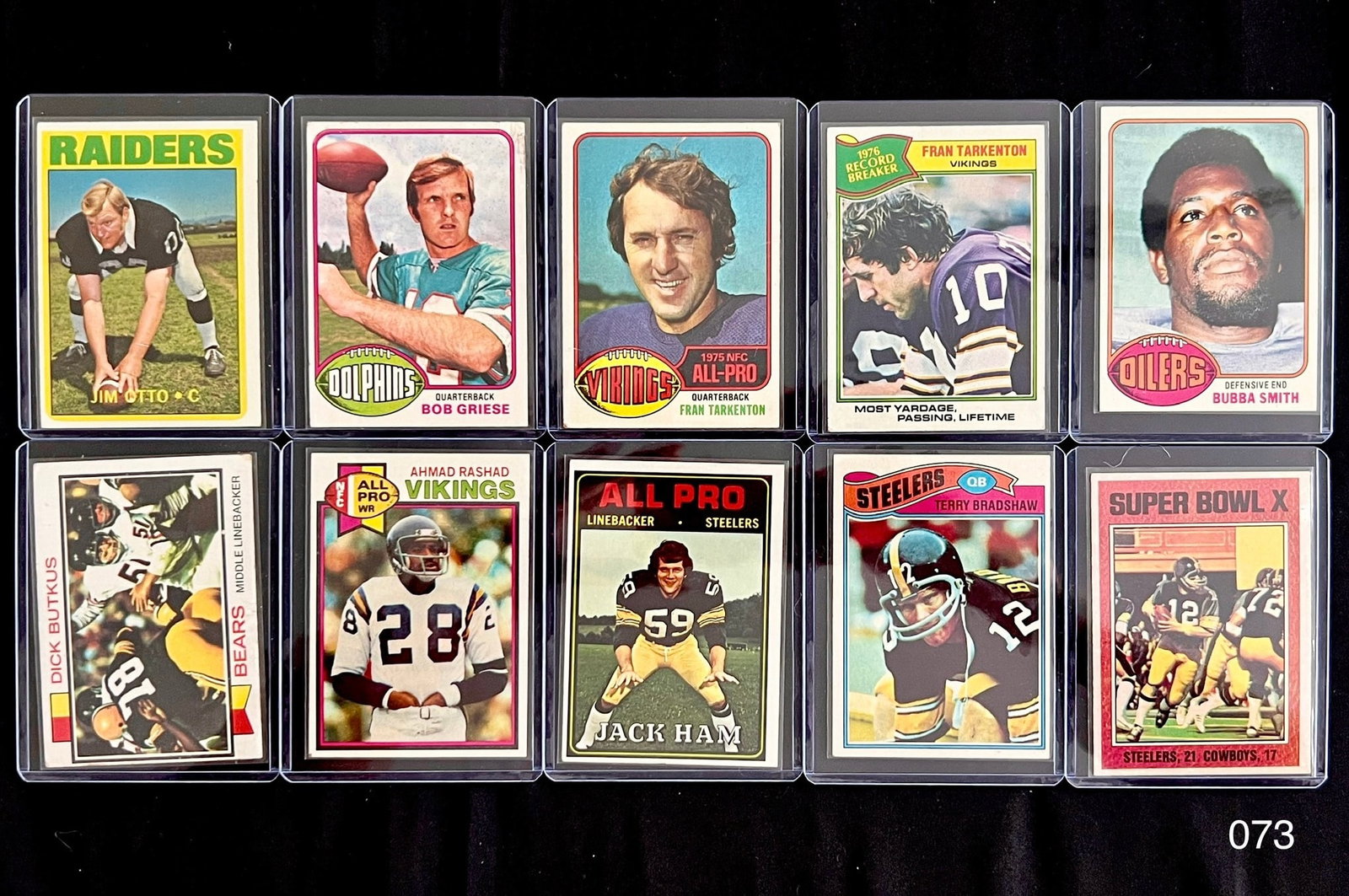 Vintage Football Card Lot with Jim Otto / Bob Griese / Bubba Smith: Item: Vintage Football Card Lot with Jim Otto / Bob Griese / Bubba Smith Please look at the pictures carefully to determine what you believe the condition of collectible is. We are not professional au