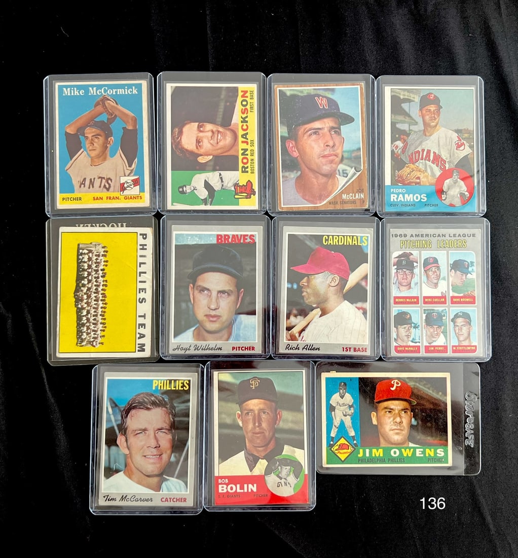 Vintage Baseball Card Lot: Item: Vintage Baseball Card Lot Please look at the pictures carefully to determine what you believe the condition of collectible is. We are not professional authenticators, and the condition is based 