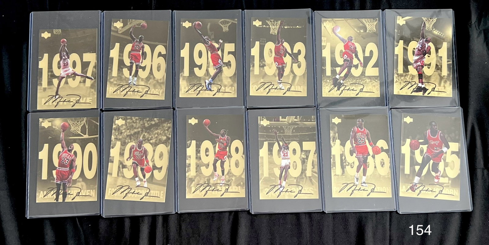 Michael Jordan Gold Foil Limited Card Lot: Item: Michael Jordan Gold Foil Limited Card Lot Please look at the pictures carefully to determine what you believe the condition of collectible is. We are not professional authenticators, and the con