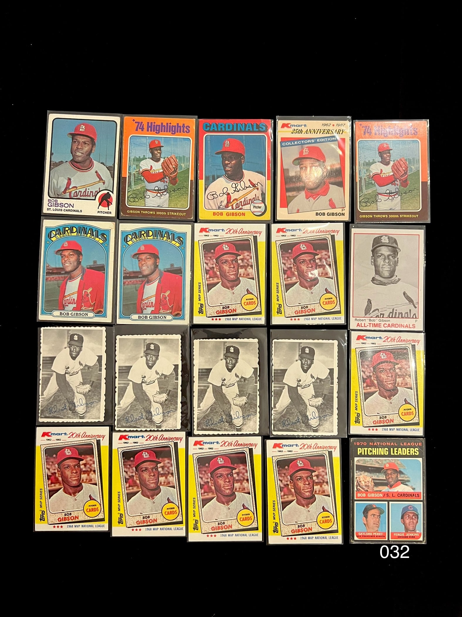 Bob Gibson Vintage Baseball Card Lot. HOF / 9 x All-Star / 2 x World Series Champion / 2 x MVP / 2 x (1 of 4)