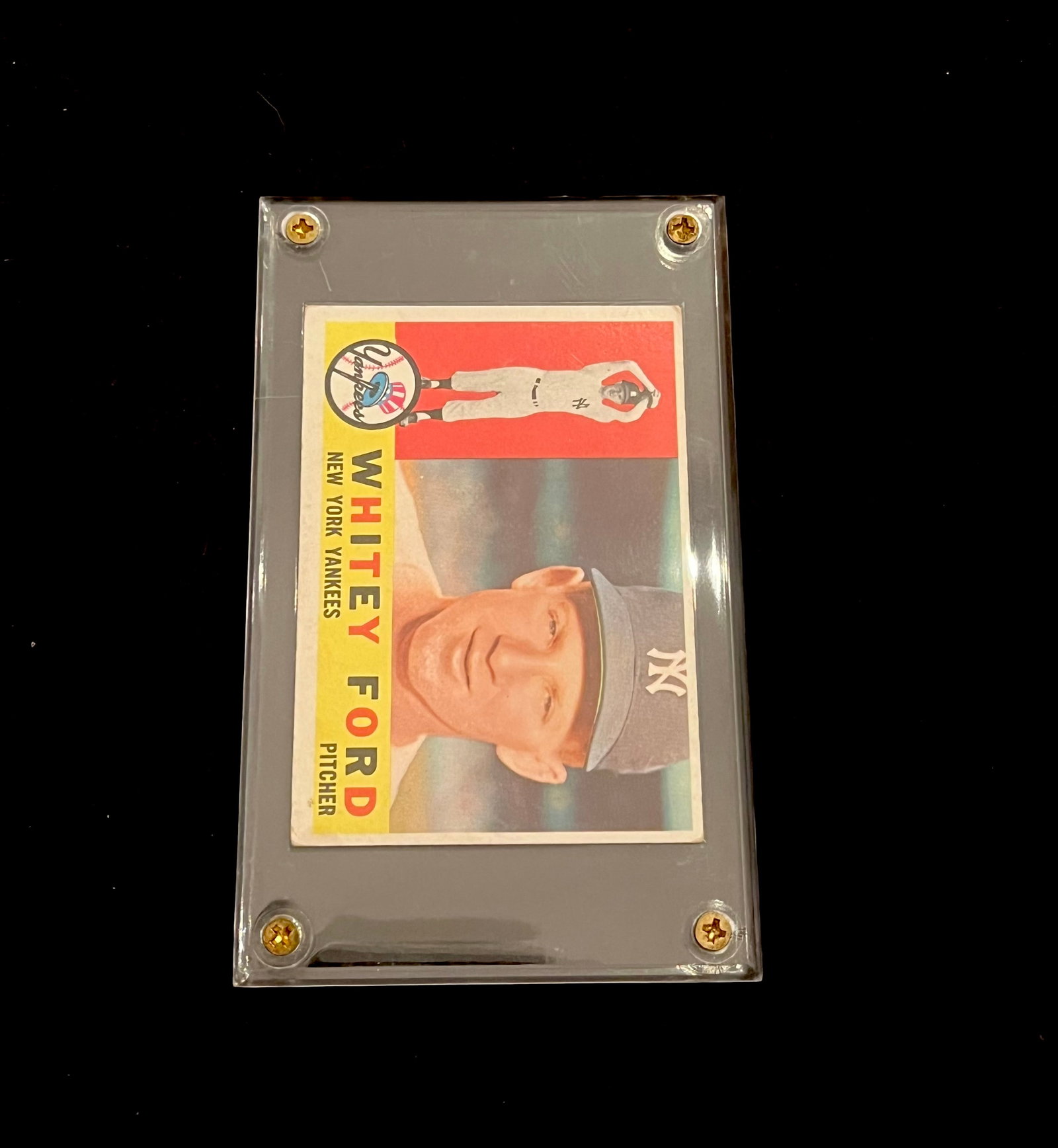 1960 Topps #35 Whitey Ford Card - New York Yankees - Hall of Famer: Item: 1960 Topps #35 Whitey Ford Card - New York Yankees - Hall of Famer Please look at the pictures carefully to determine what you believe the condition of this collectible is. We are not profession