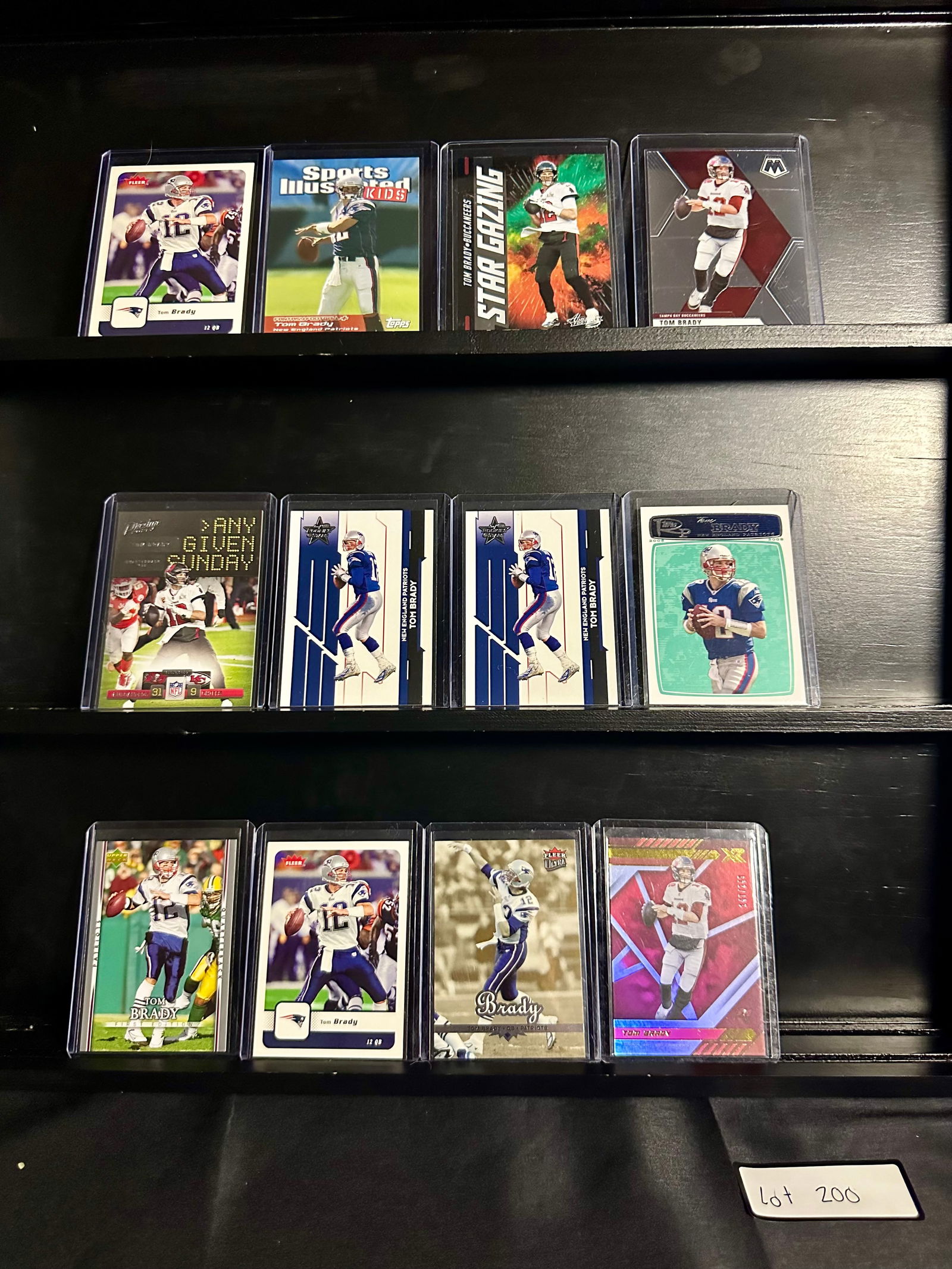 Tom Brady (12) Card Football Card Lot - Including Inserts (1 of 6)