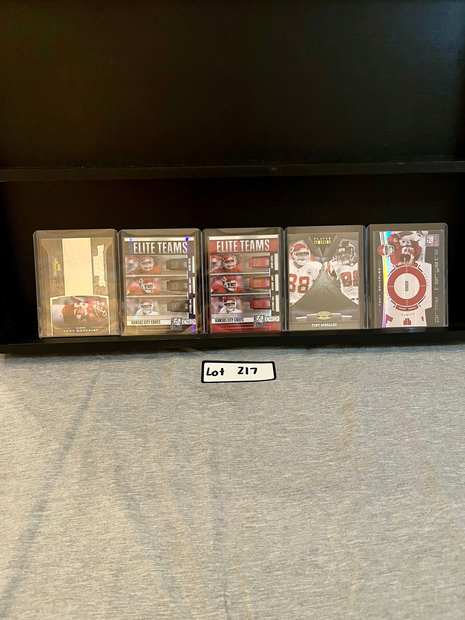 Tony Gonzalez (5) Football Insert Card and Short Print Lot - Serial Numbered (1 of 6)