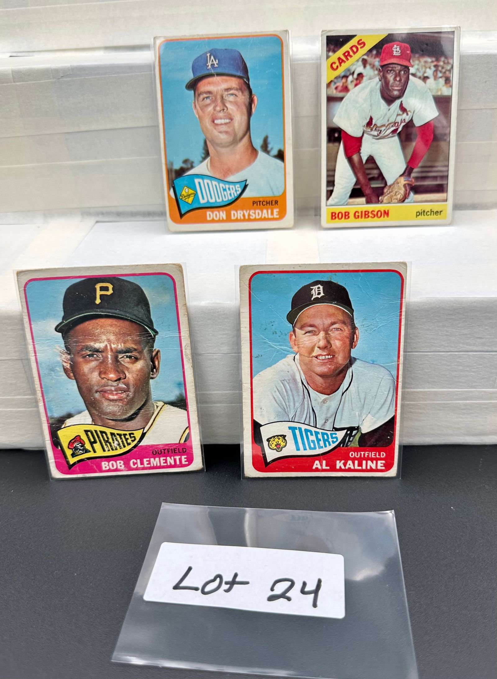 Vintage Baseball Card Lot (4) Card Lot Bob Gibson, Bob Clemente, Don Drysdale, Al Kaline: Item: Vintage Baseball Card Lot (4) Card Lot Bob Gibson, Bob Clemente, Don Drysdale, Al Kaline Please look at the pictures carefully to determine what you believe the condition of this collectible is.