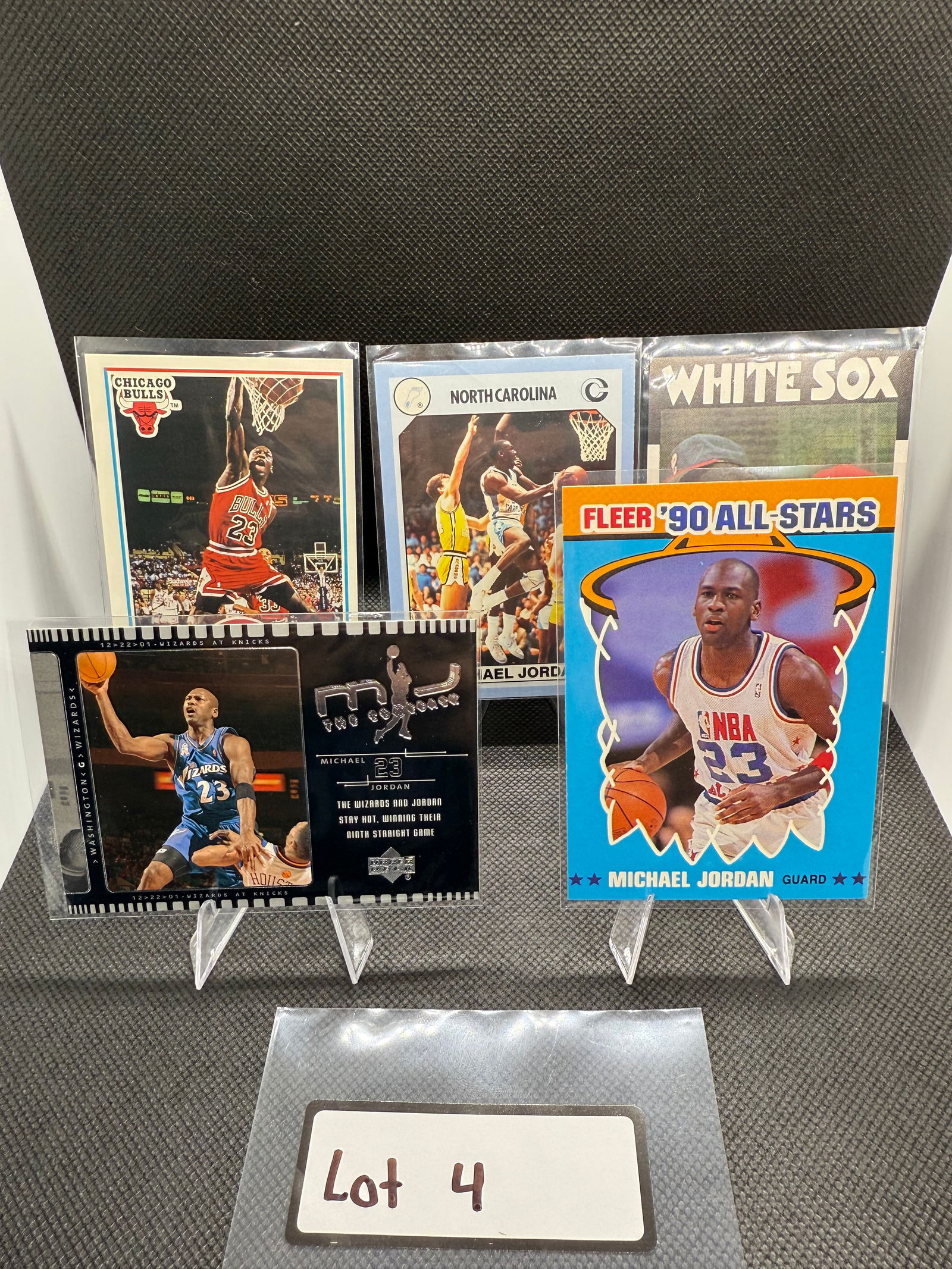 (5) Michael Jordan Basketball Cards Chicago Bulls - College and Baseball Rookie Cards (1 of 4)