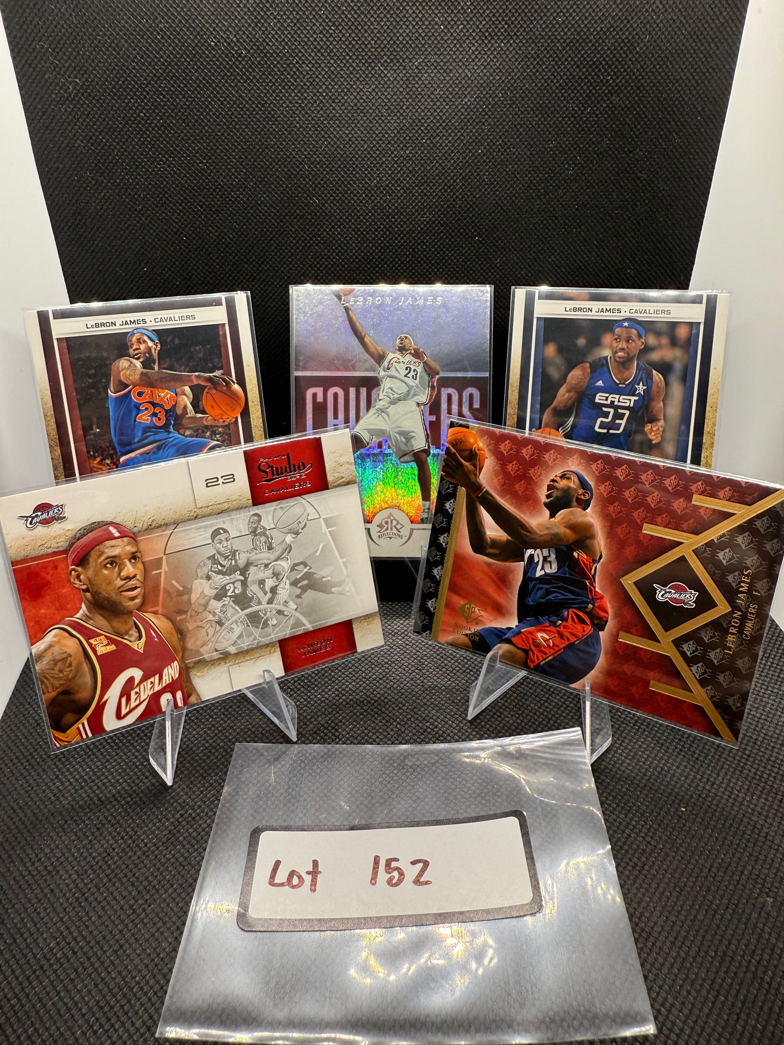 (5) LeBron James Basketball Cards Cleveland Cavaliers - Inserts (1 of 4)