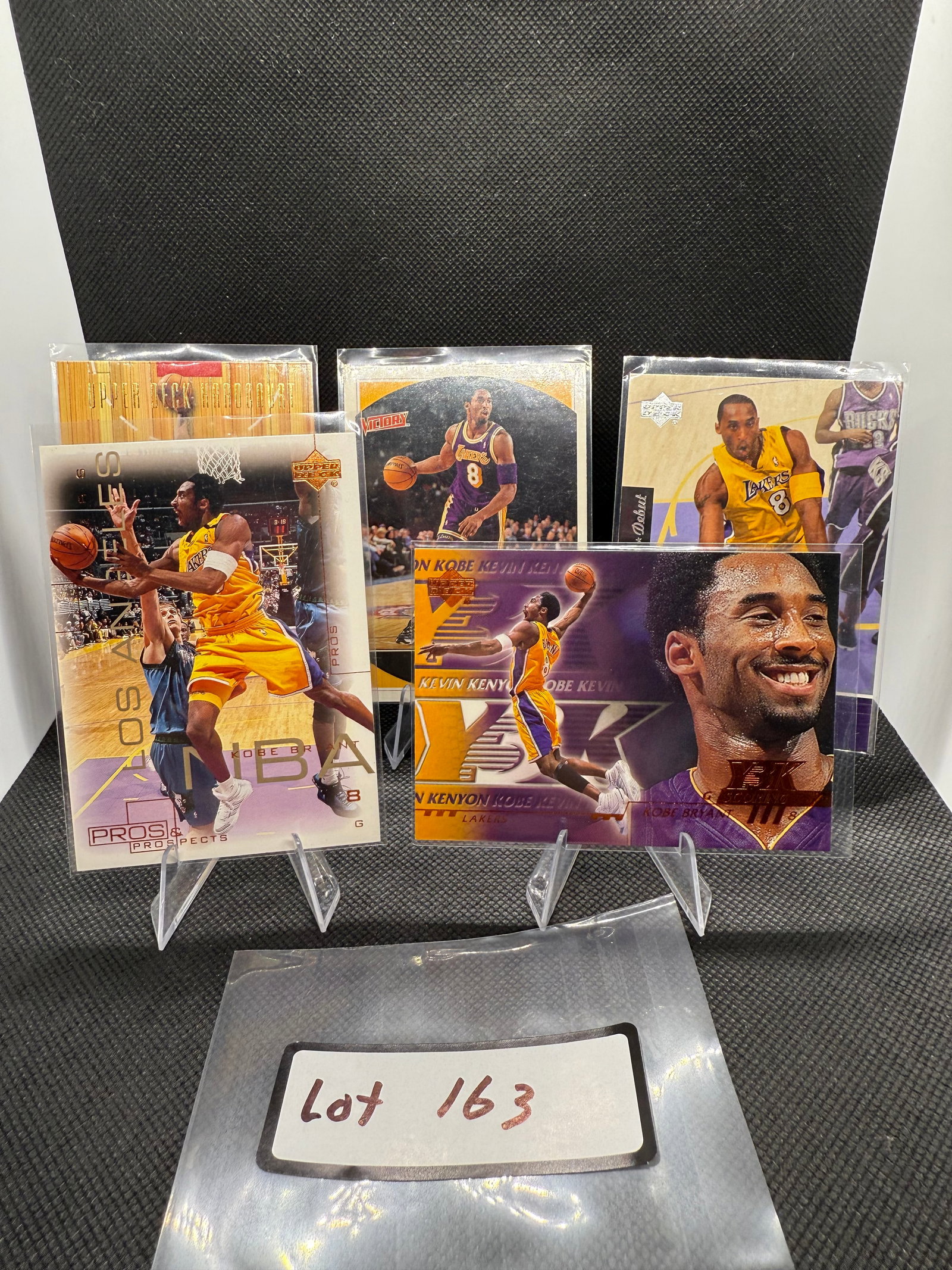 (5) Kobe Bryant Basketball Cards Los Angeles Lakers (1 of 3)