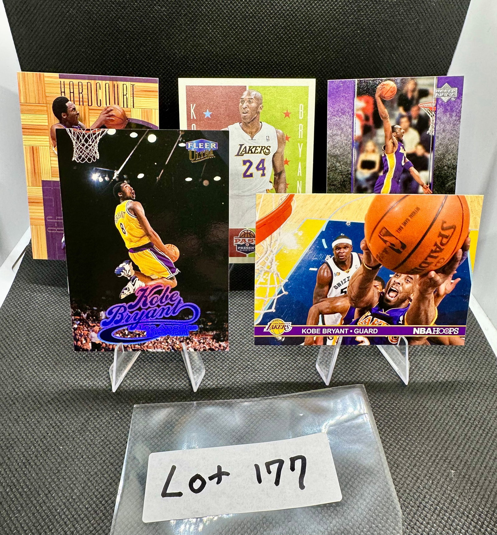 (5) Kobe Bryant Basketball Cards Los Angeles Lakers (1 of 4)