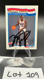 Michael Jordan 1992 USA Hand Signed on Card Autograph: Item: Michael Jordan 1992 USA Hand Signed on Card Autograph Please look at the pictures carefully to determine what you believe the condition of this collectible is. We are not professional authentica