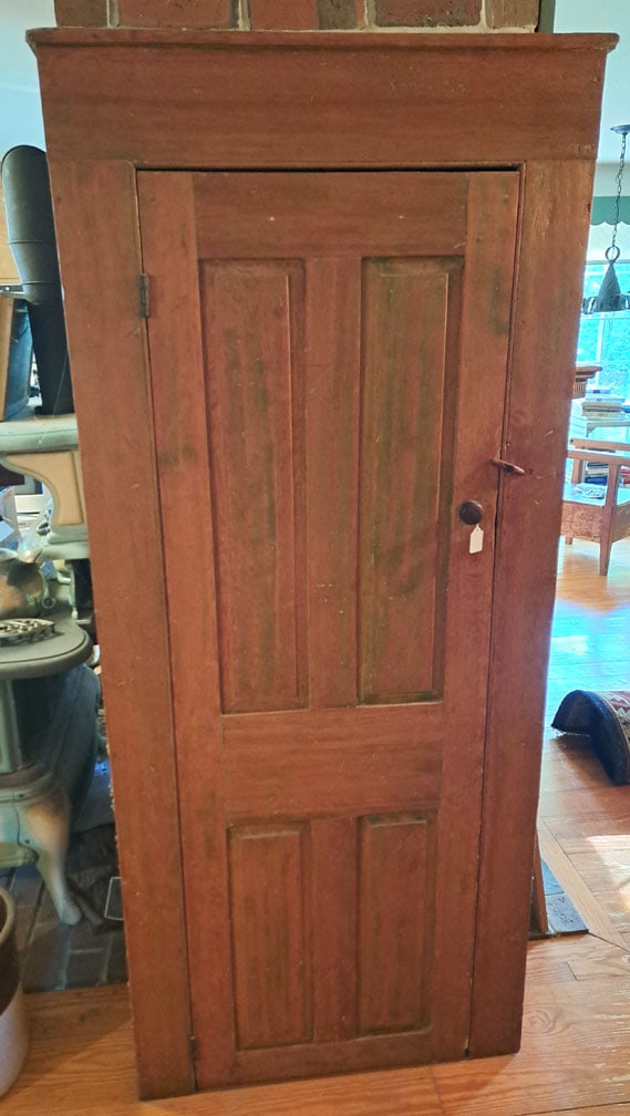 Pine one door cupboard (1 of 5)