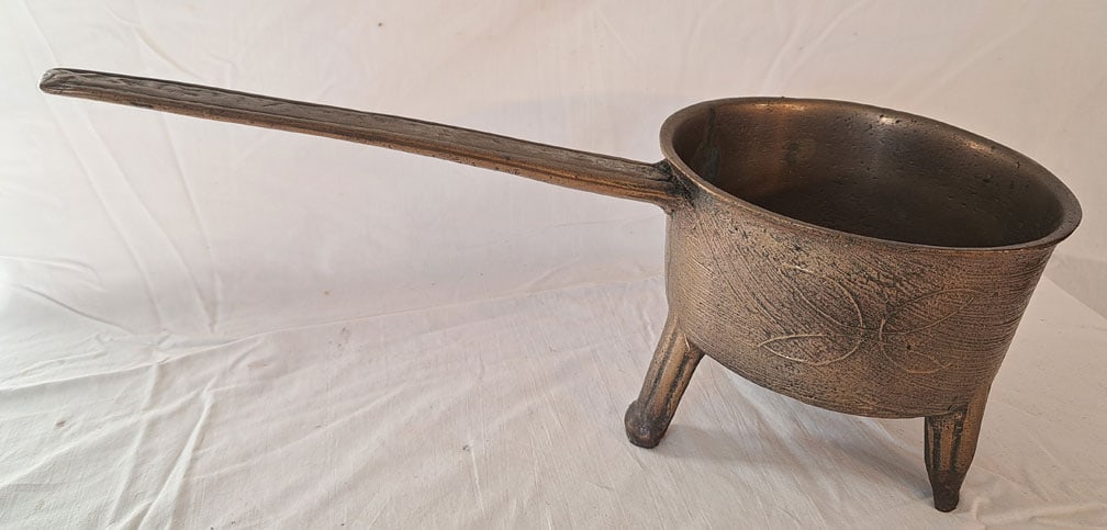 Early bronze Posnet.: 17 5/8" Long x 6" Tall. 7 3/4" Diameter.