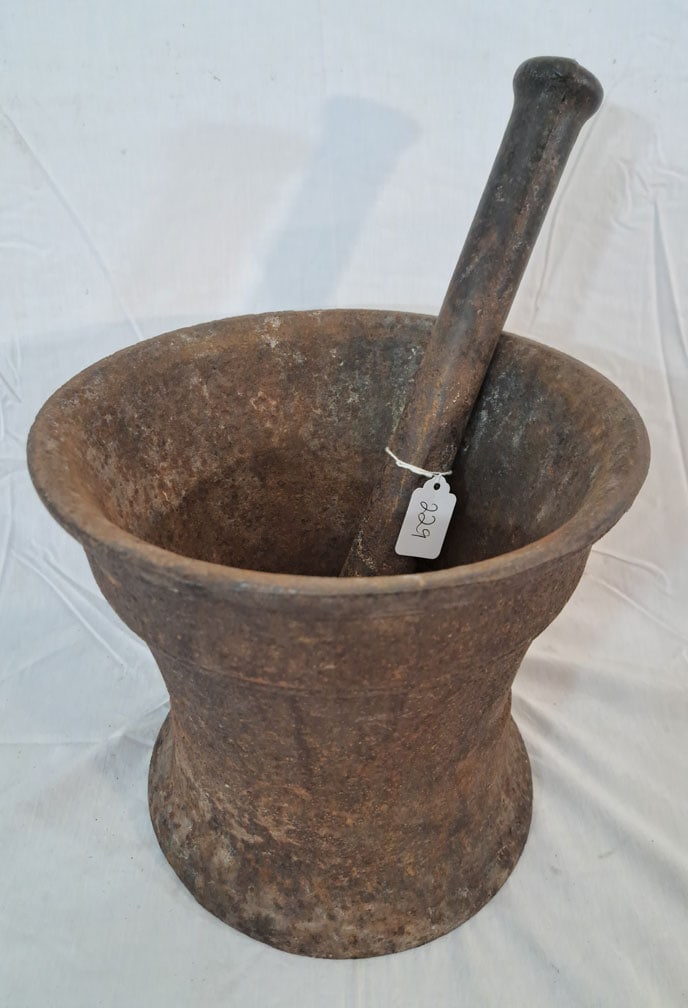 Cast Iron Mortar and Pestle (1 of 2)
