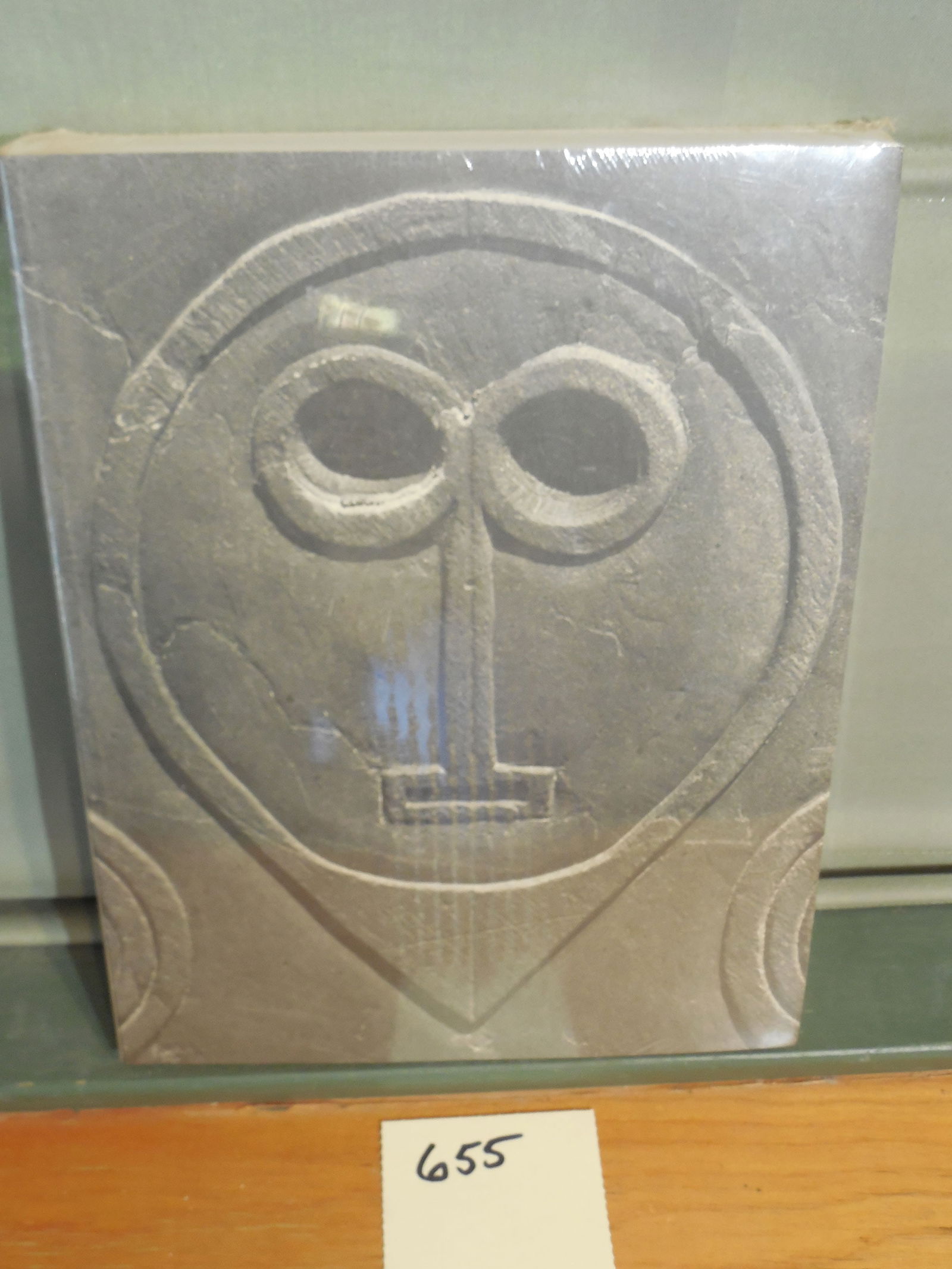 Graven Images: New England Stonecarving and its Symbols, 1650?1815 Ludwig, Allen Published 2000 (1 of 4)