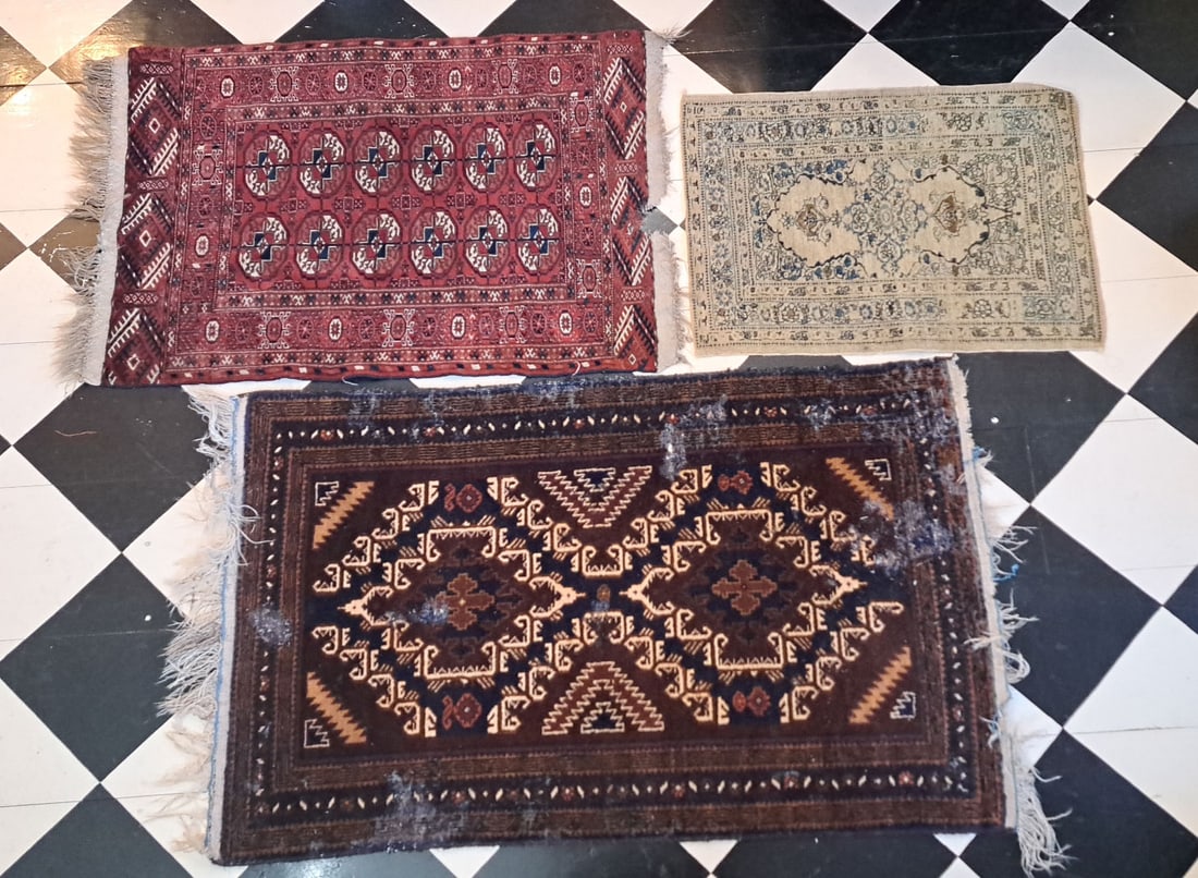 Lot of Three Oriental Rugs (1 of 7)