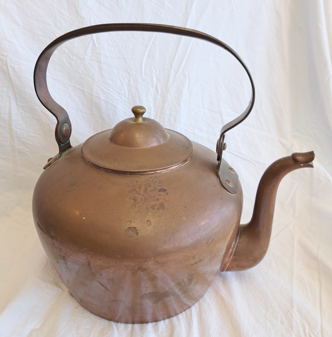Early Brass and Copper Kettle. (1 of 9)