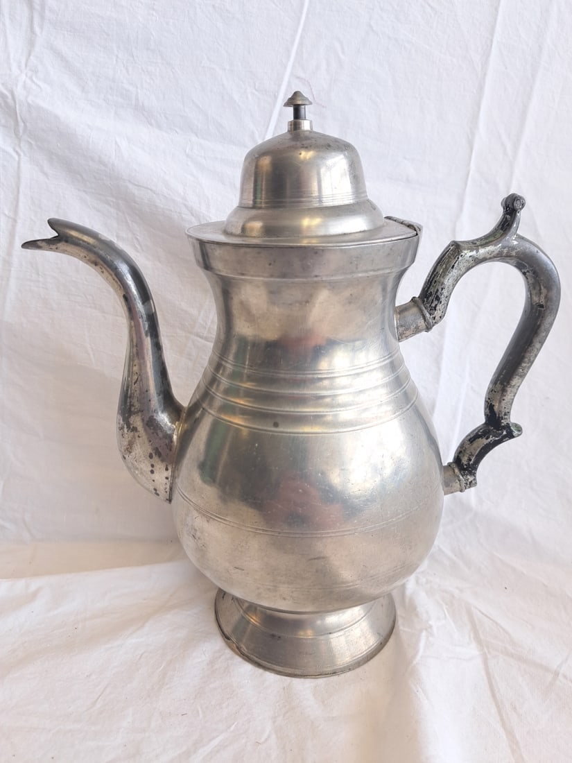 Large Pewter Coffee Pot signed Freeman Porter, Westbrook, Maine. (1 of 8)