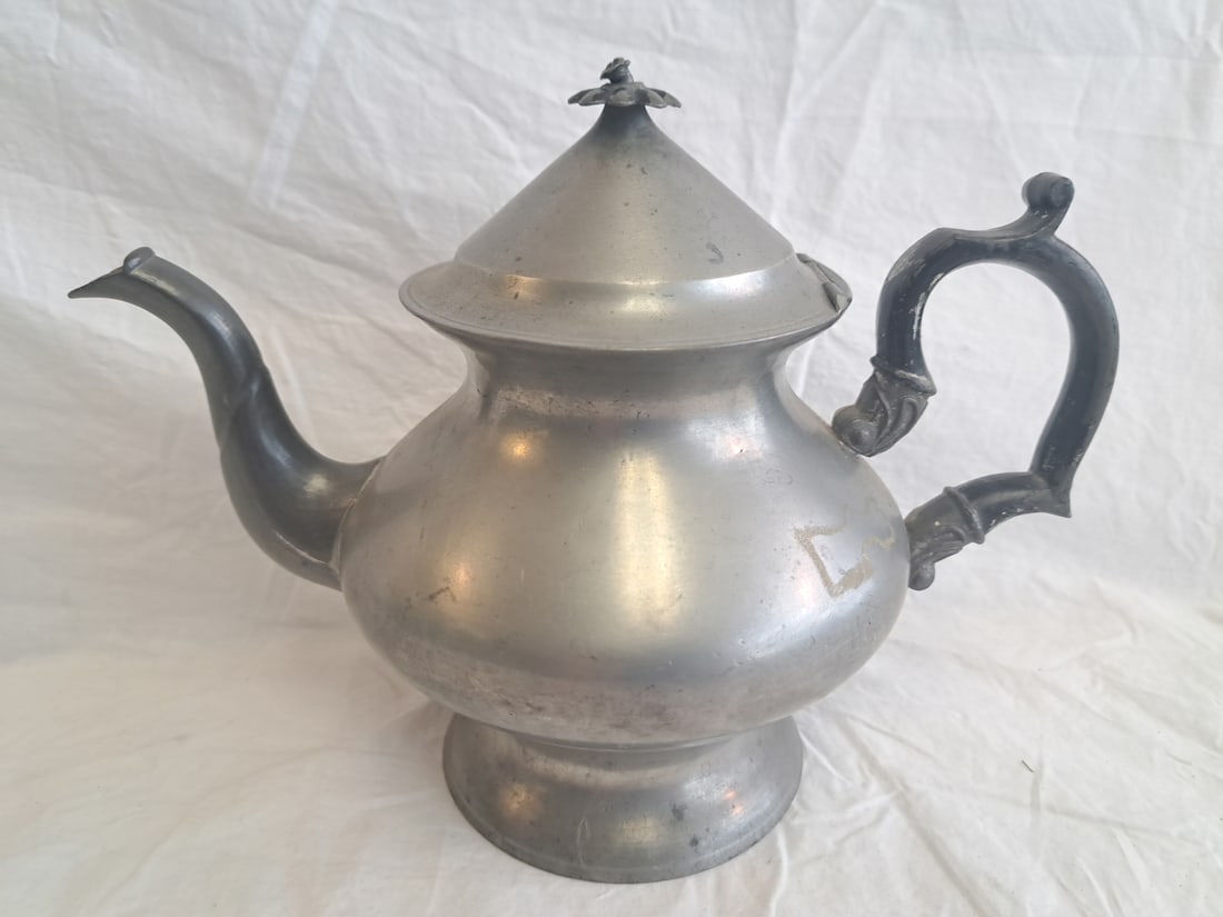 Early Pewter Teapot signed Freeman Porter, Westbrook, Maine. (1 of 8)