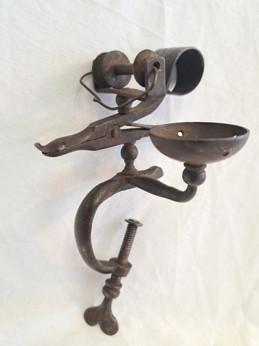 Early Wrought Iron Table Mount Sewing Bird/ Tool. (1 of 5)