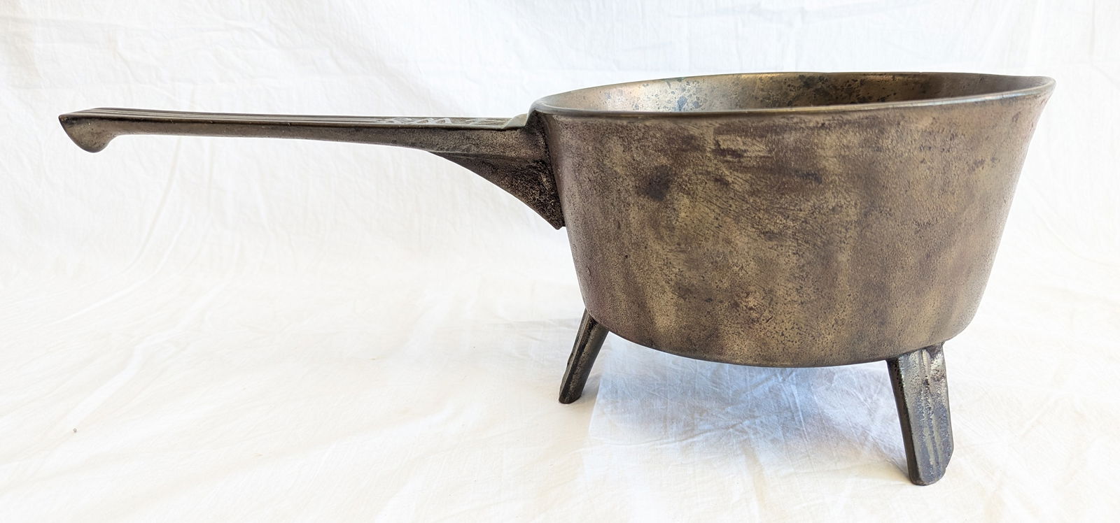 17th to 18th Century Bell Metal Posnet signed "4 WS." (1 of 10)