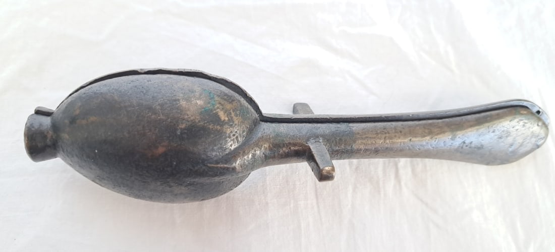 18th Century Bronze Signed and Decorated Spoon Mold: 7 3/4" long x 2" wide x 1 3/4" tall. Please take the time to research the cost of shipping for the items that your are interested in. Shipping large, or heavy items can be considerably more than you m